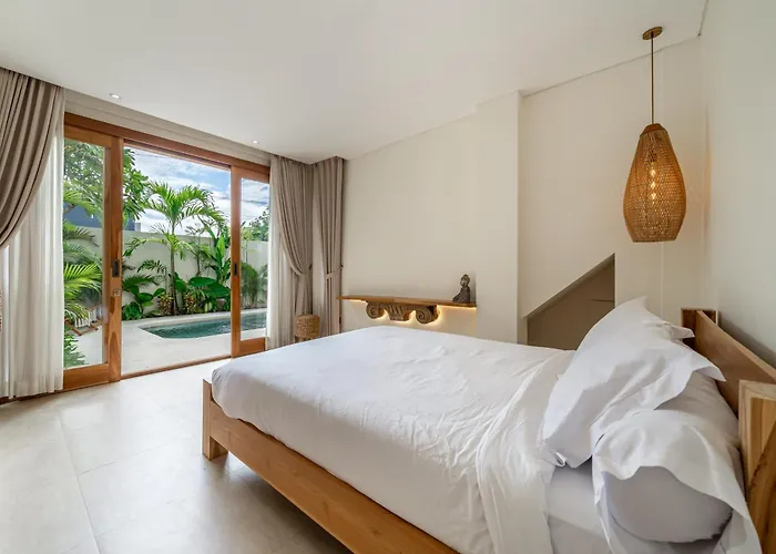 Ixora - Exquisite 3br In Berawa,canggu *