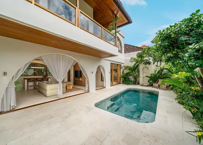 Ixora - Exquisite 3br In Berawa,canggu