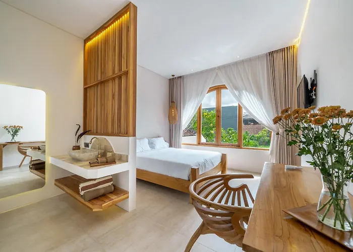 Ixora - Exquisite 3br In Berawa,canggu Villa Canggu