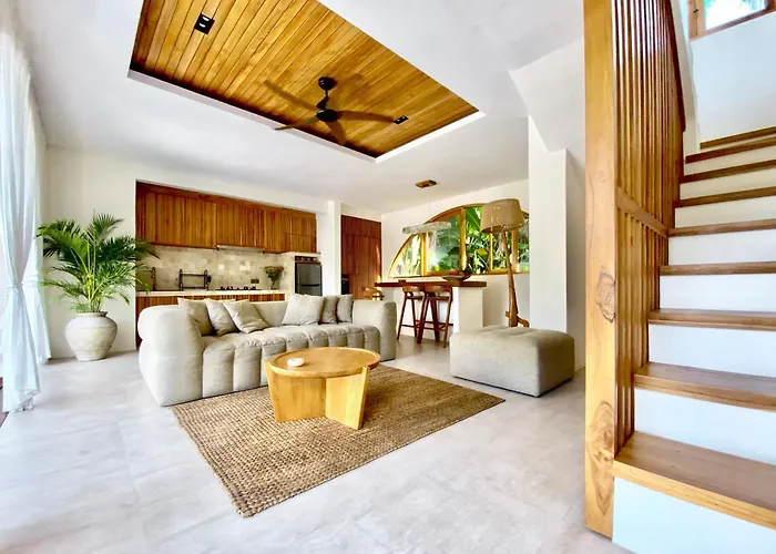 Ixora - Exquisite 3br In Berawa,canggu *