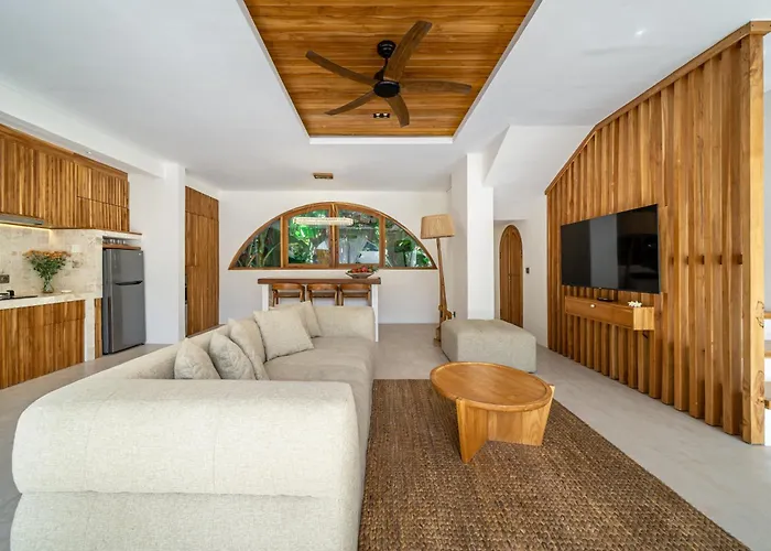 Villa Ixora - Exquisite 3br In Berawa,canggu *