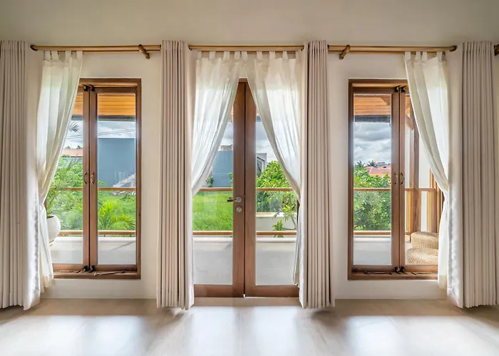 Ixora - Exquisite 3br In Berawa,canggu *