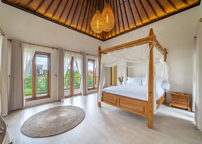 Ixora - Exquisite 3br In Berawa,canggu Villa