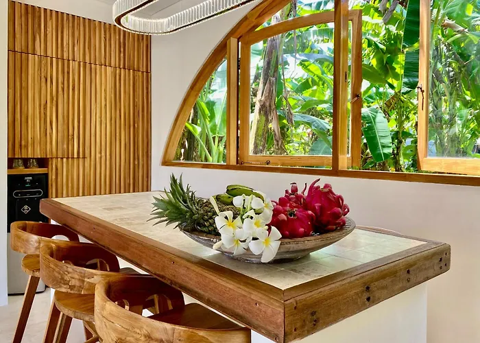 Ixora - Exquisite 3br In Berawa,canggu Villa Canggu