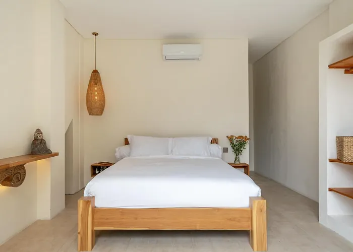 Ixora - Exquisite 3br In Berawa,canggu *
