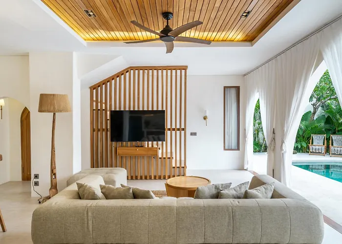 Ixora - Exquisite 3br In Berawa,canggu