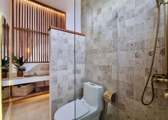 Ixora - Exquisite 3br In Berawa,canggu Villa *