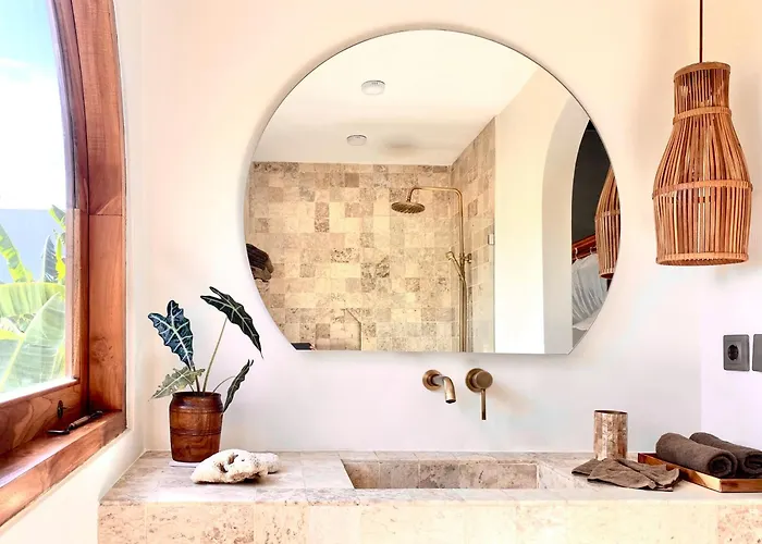 Villa Ixora - Exquisite 3br In Berawa,canggu *