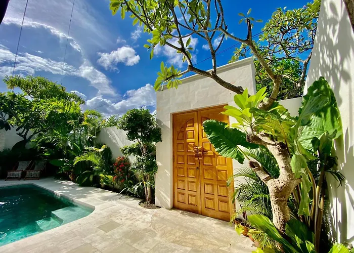 Ixora - Exquisite 3br In Berawa,canggu Villa