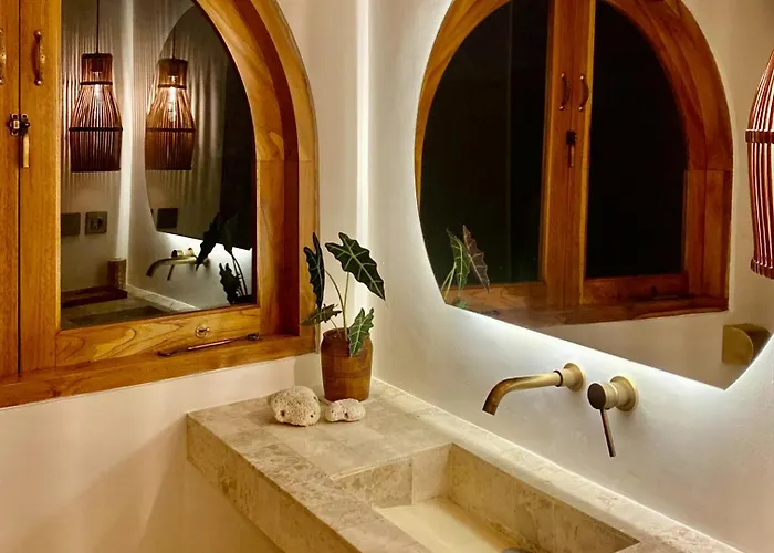 Villa Ixora - Exquisite 3br In Berawa,canggu